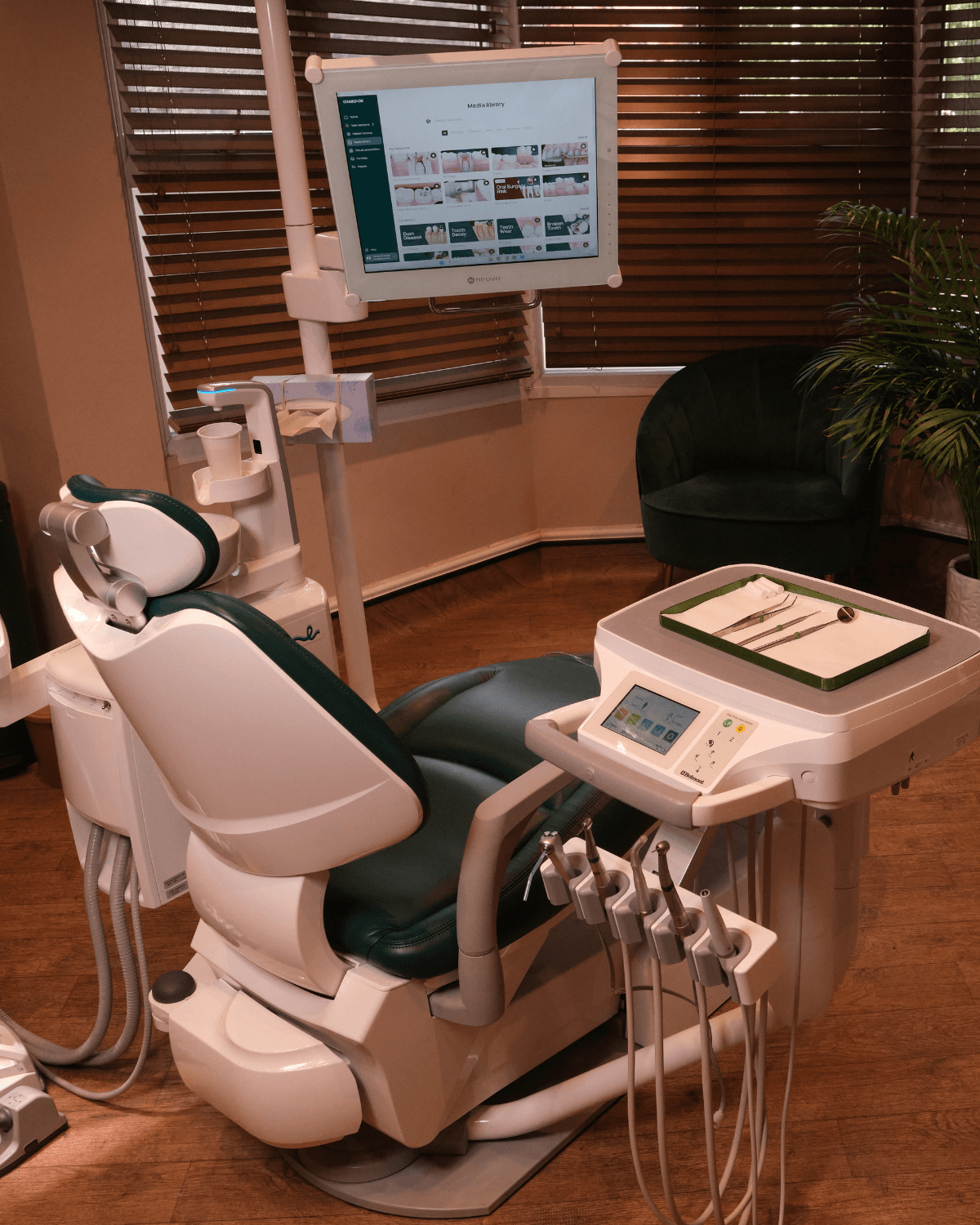 dental surgery in Leicester - room 1 - photo with the dental chair